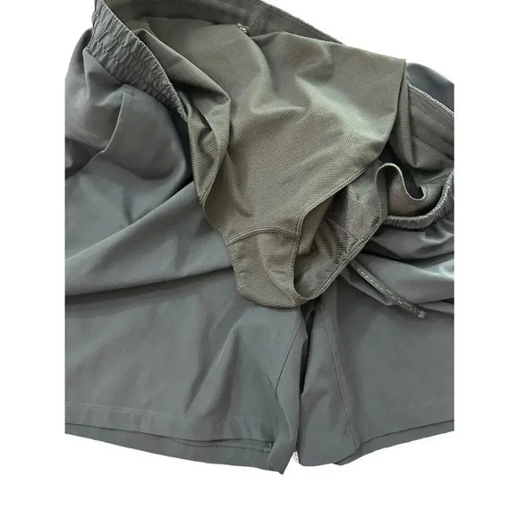 Lululemon Men's Black Graphite Grey Pique Fabric Venture Short Size XXL - Picture 3 of 7